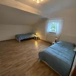 Monteurwohnung , 4 Schlafzimmer, 130qm, Balkon, Einzige Wohneinheit Im Haus, Parkplatz * Pocking (Passau)