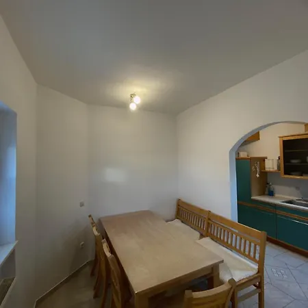 Monteurwohnung , 4 Schlafzimmer, 130qm, Balkon, Einzige Wohneinheit Im Haus, Parkplatz Lägenhet *