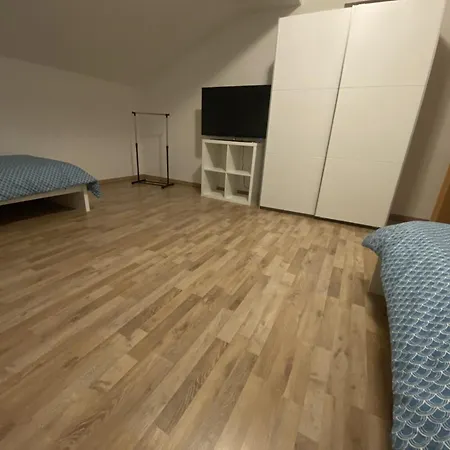 Monteurwohnung , 4 Schlafzimmer, 130qm, Balkon, Einzige Wohneinheit Im Haus, Parkplatz Apartment Pocking (Passau)