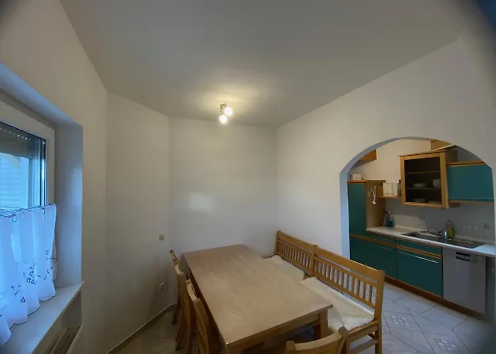 Monteurwohnung , 4 Schlafzimmer, 130qm, Balkon, Einzige Wohneinheit Im Haus, Parkplatz Daire *