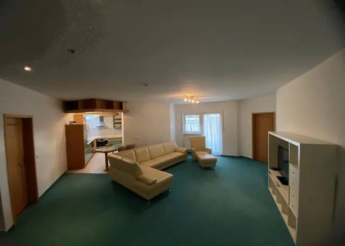 Monteurwohnung , 4 Schlafzimmer, 130qm, Balkon, Einzige Wohneinheit Im Haus, Parkplatz * Pocking (Passau)
