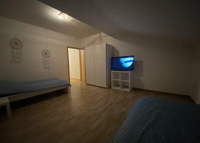 Monteurwohnung , 4 Schlafzimmer, 130qm, Balkon, Einzige Wohneinheit Im Haus, Parkplatz Pocking (Passau)